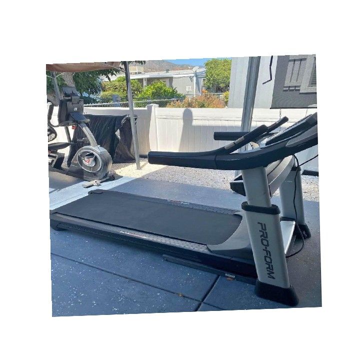 girl oil Master Treadmill Advance Your Fitness Goals