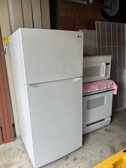 Fridge, microwave, gas range stove