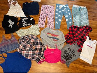 Women’s juniors size XL clothing lot