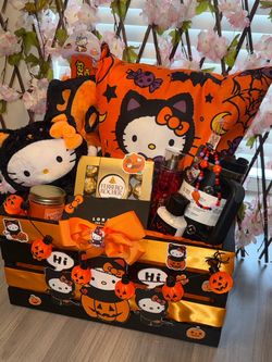 Hello Kitty Halloween spooky basket