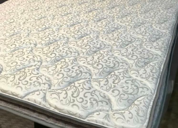 King Mattress, Take it with $40 down! Awesome Deal!