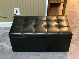 Ottoman 18 x 33 x 16 1/2 like new