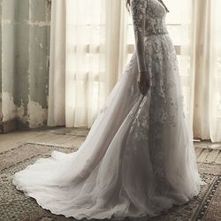 Elegant Ivory Cashmere Wedding Dress, Size 0 (Fits 2-4)