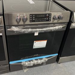 New Scratch And Dent Frigidaire Gallery 5 Burner Glass Top Black Stainless Steel Slide In Range. 1 Year Warranty 