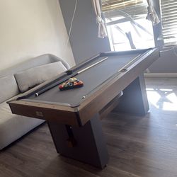Pool table