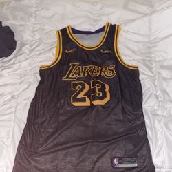 Lakers Jersey XL