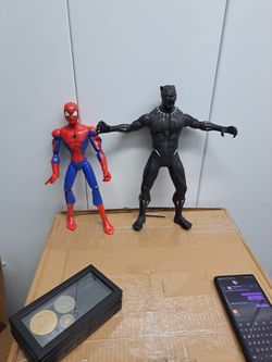 2 Marvel Action Figures