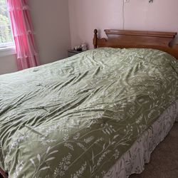 Queen Bed 