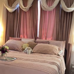 King Size Bed, Bed frame, And Platform 