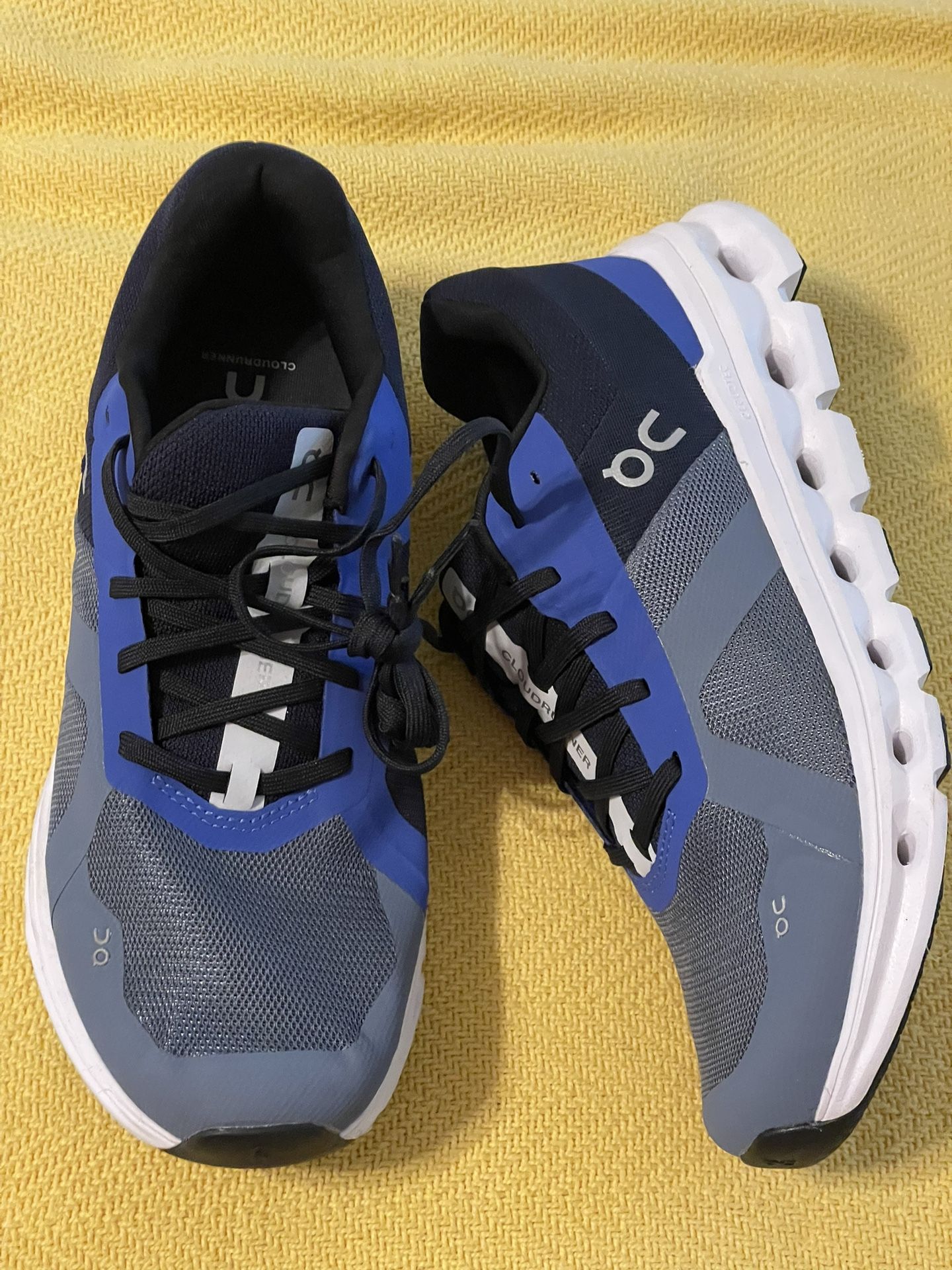 OnCloud Size 9 Mens Sneakers Blue  & Accessories