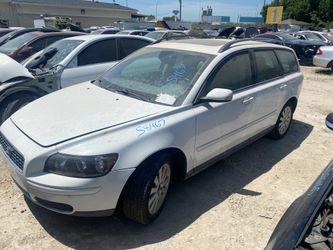 2005 Volvo V50 I 5 Cyl 2.4L Car Parts