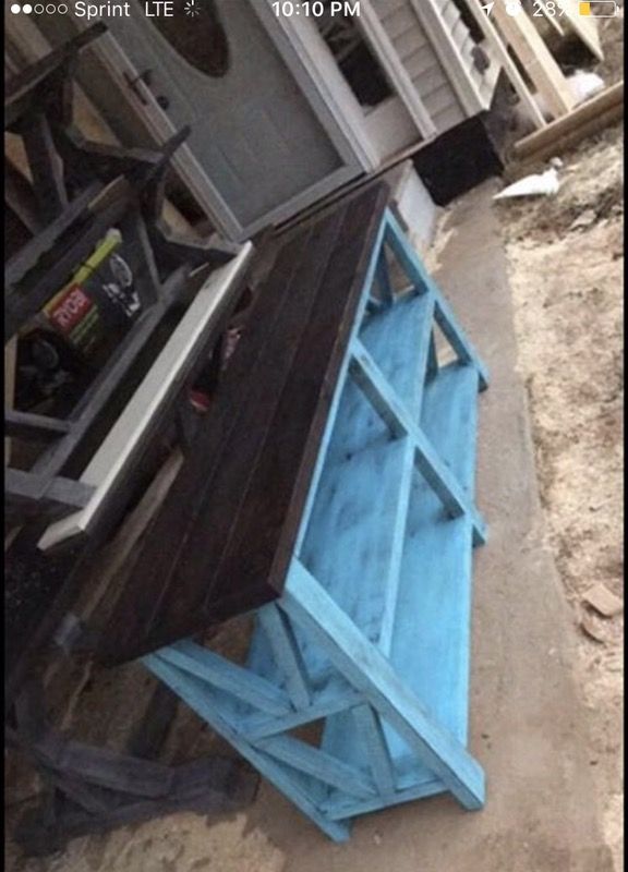 Freshly built Farmhouse Style entry/console table. Freshly built Farmhouse Style entry/console table.