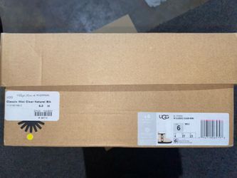 Ugg Rain boot, Waterproof, Size 6, Tan