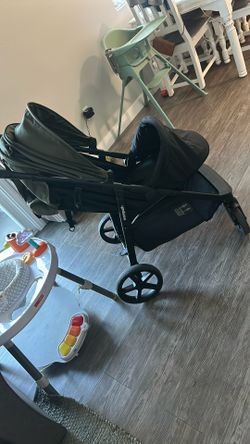 Mompush Nova Stroller — LIKE NEW — Purchased Dec 2025 — Olive Green