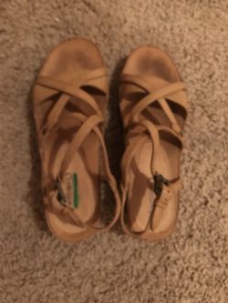 BareTraps Memory Foam Wedge Sandals 8M