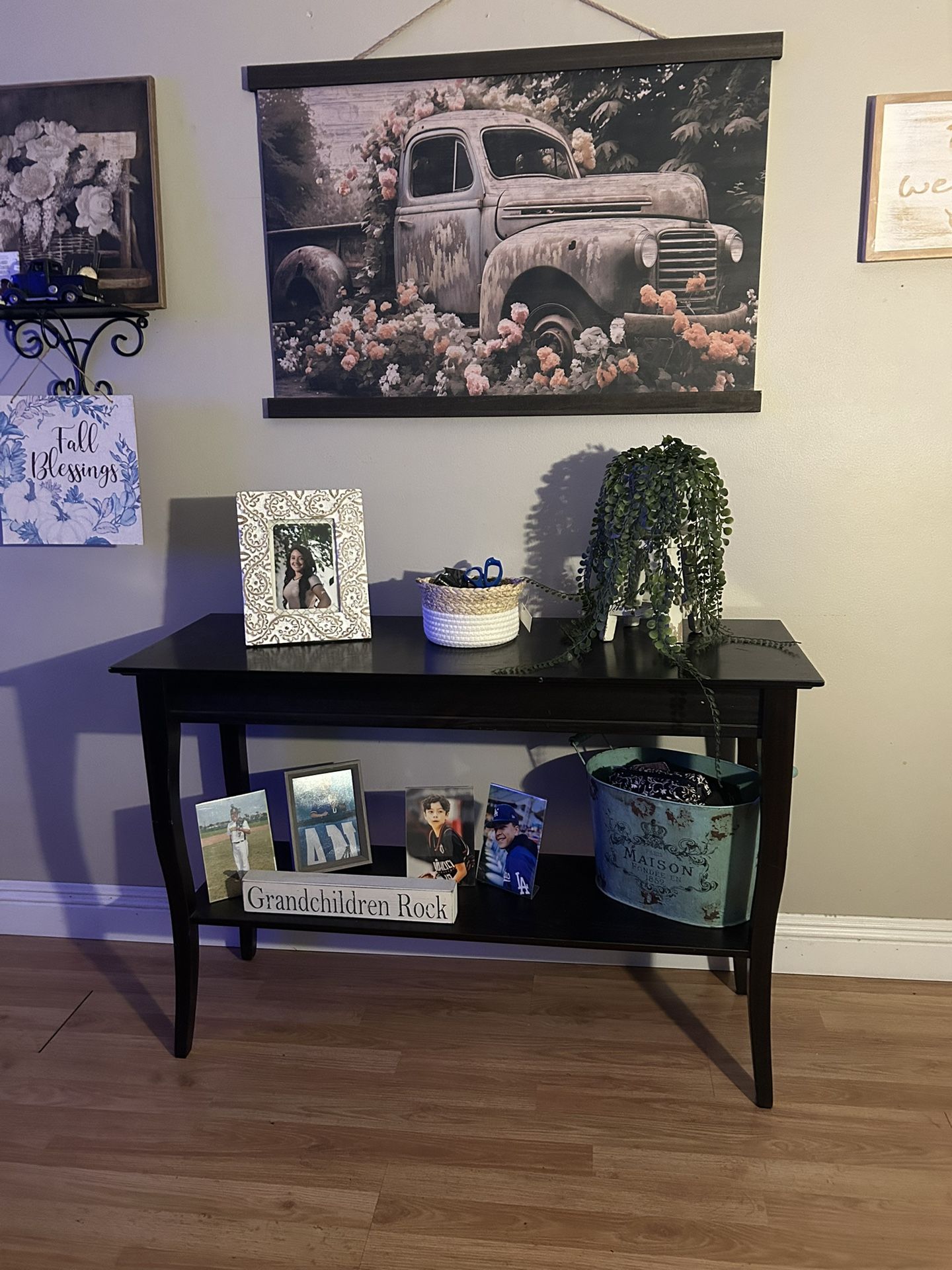 Console & Lamp Table