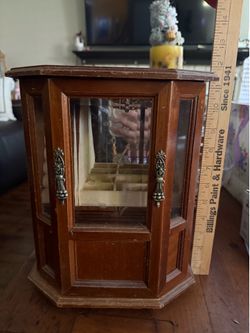 Jewelry box