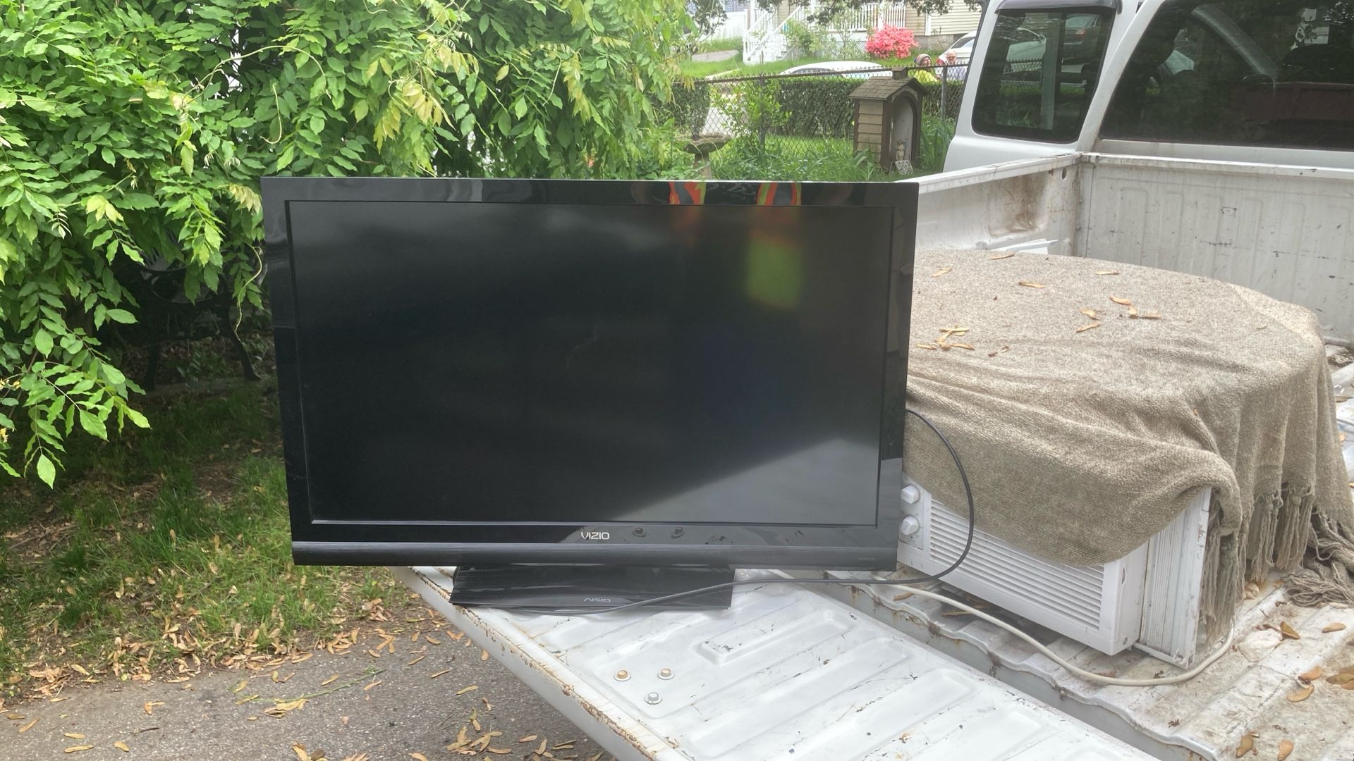Vizio 47 Inch. Tv Works Great
