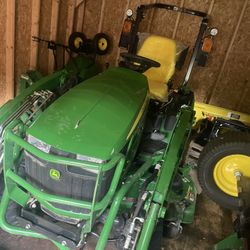 1025-R John Deere Tractor