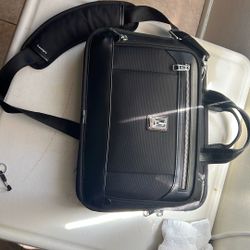 TravelPro Platinum Elite Expandable Business Brief - Shadow Blac