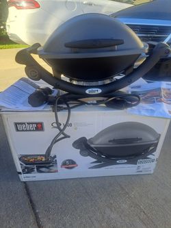 Weber portable electric grill