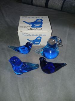 Blue Art Glass Bird Figurine Lot (4) — Includes Signed Leo Ward "Bluebird of Happiness" + Original Box