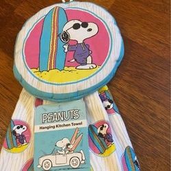 New Hanging Kitchen Towel - Peanuts Snoopy