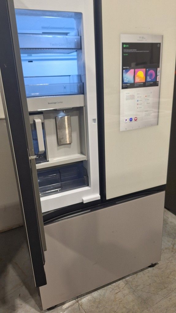 New Samsung Bespoke Family Hub 36"inch In Excellent Condition Whit Warranty Refrigerator 