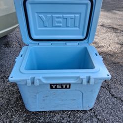 Ice Blue  YETI Cooler - Roadie 20 Edition. 