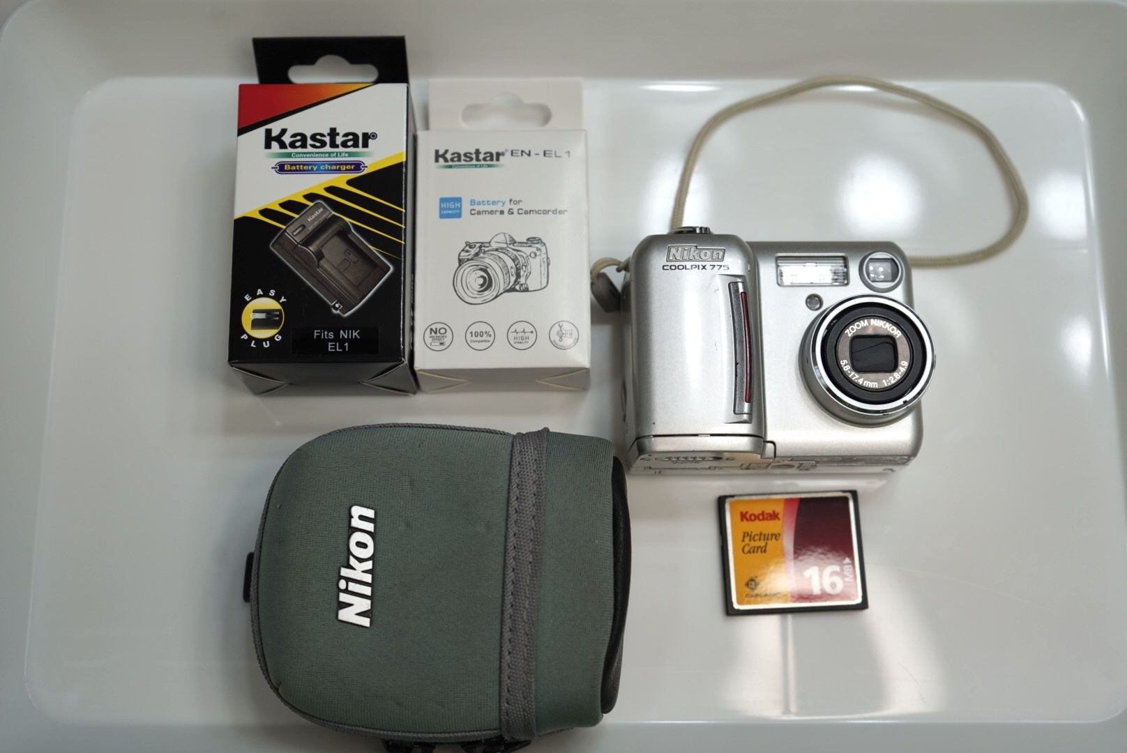π Nikon Coolpix 775 | Y2K Digital Camera Bundle π