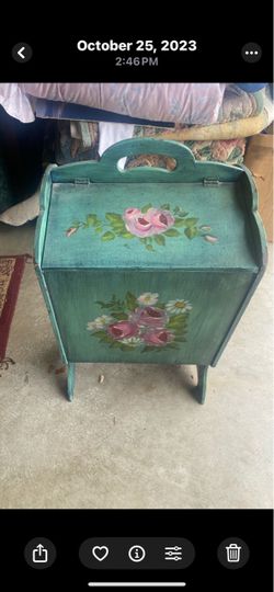 Vintage sewing Box