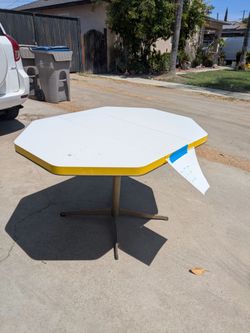 Free table