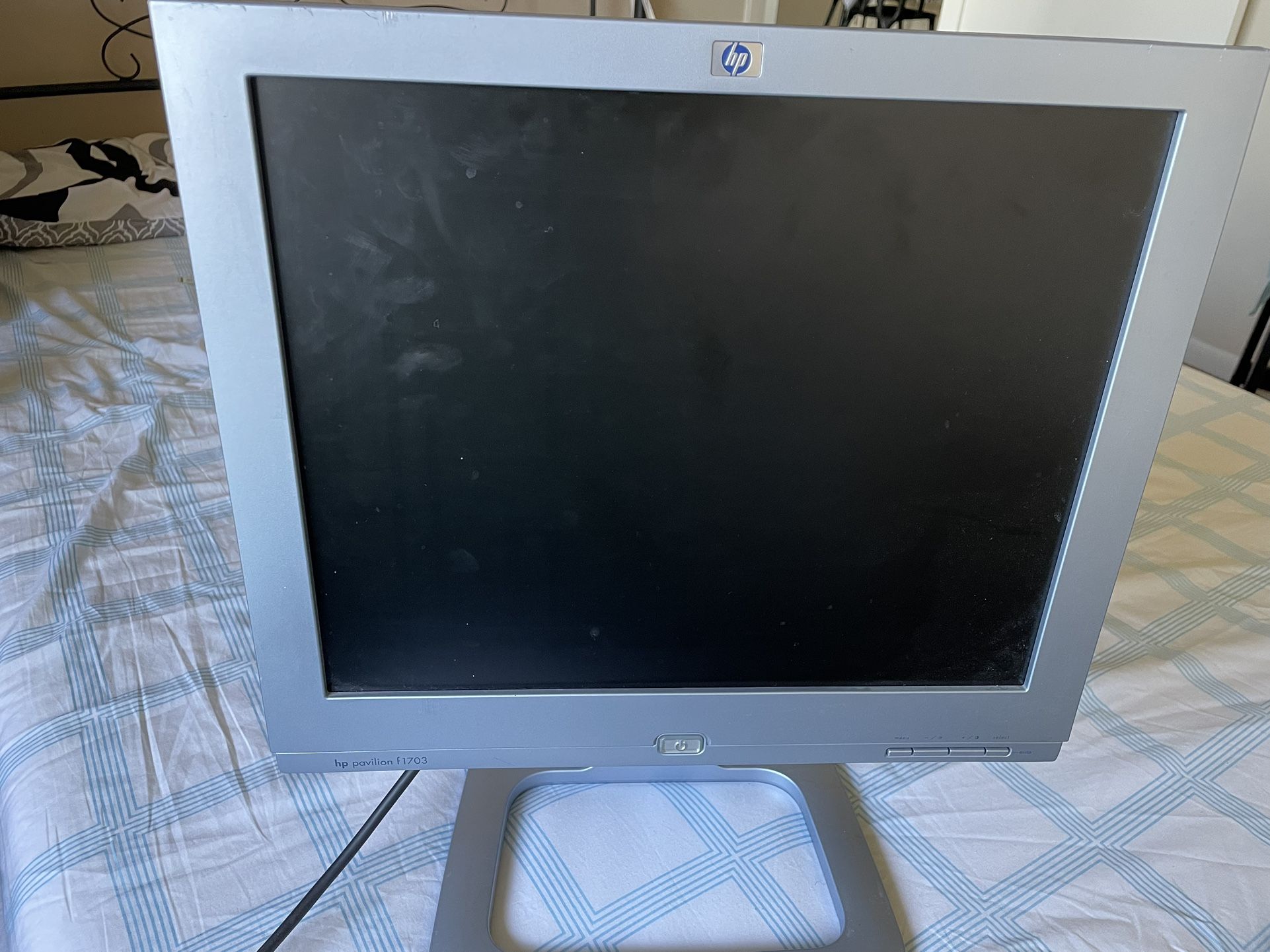 HP Pavilion 17” F1703 LCD Monitor Like New