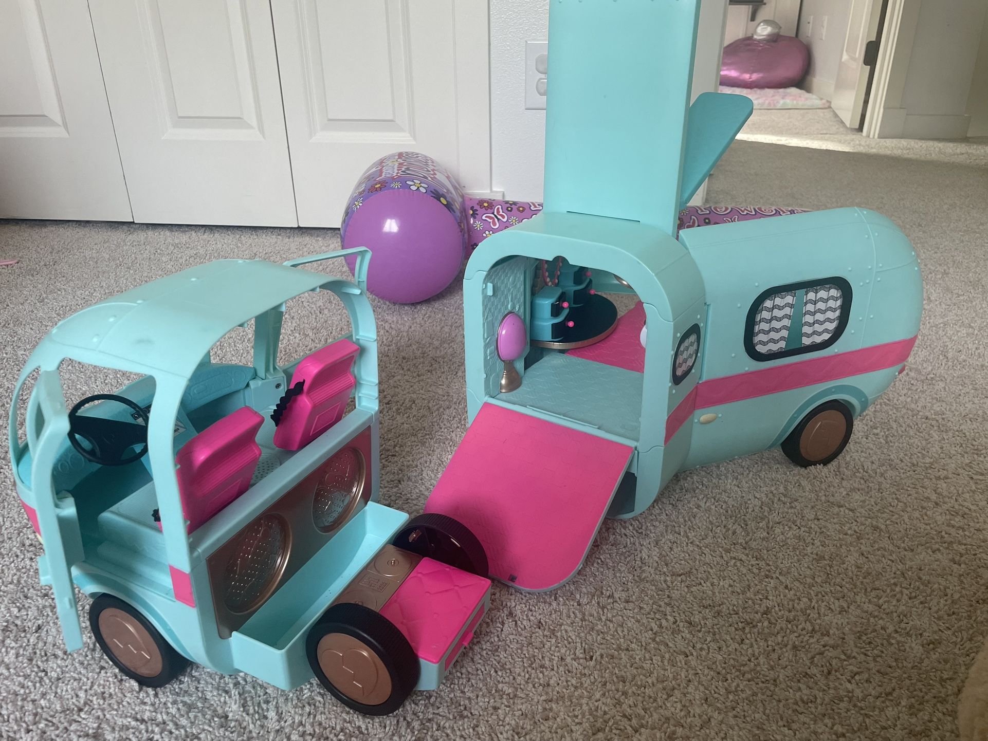 LOL Glam N Go Camper Playset