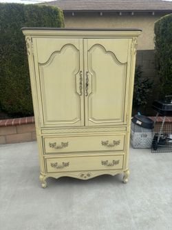 Dresser