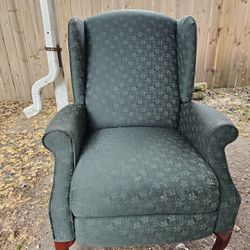 Queen Anne Recliner 