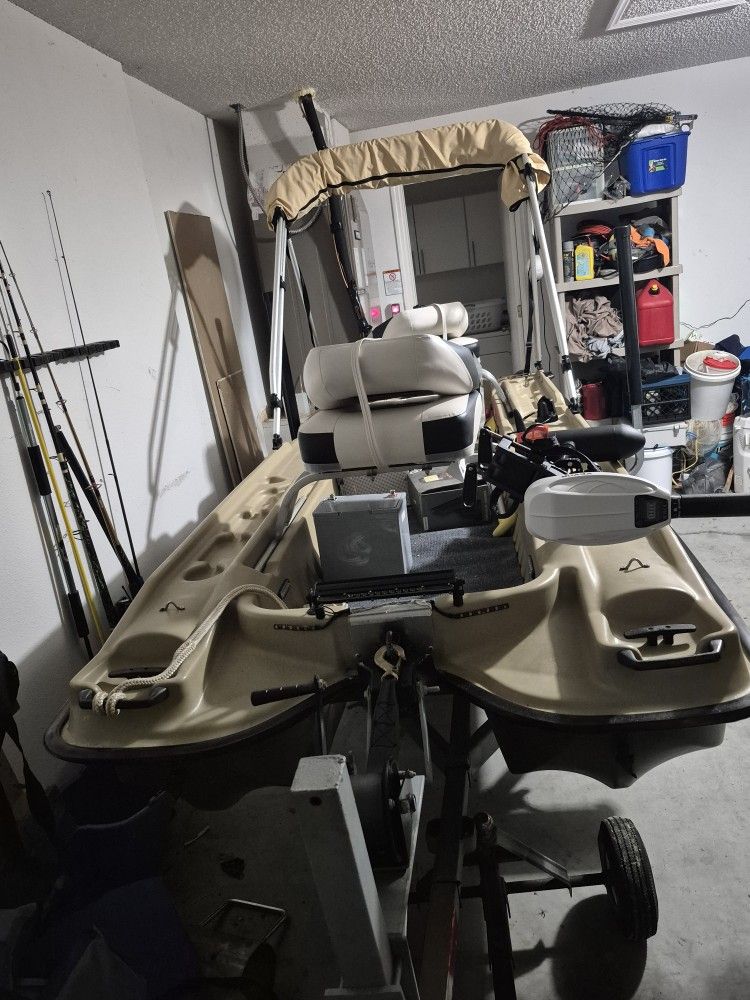 2020 Pelican Pontoon