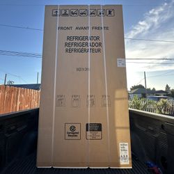 New Frigidaire 21 Cu. Ft. 36" Counter-Depth Side-by-Side Refrigerator (FRSG2115AV)