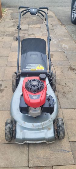 POULAN  ,SELF PROPELLED LAWN MOWER WITH HONDA MOTOR.