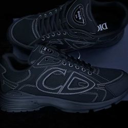 160$ Dior B30 Triple Black 
