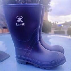 Like New Size 3 Boys, 5 Girls Kamik Navy Rain Boots