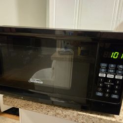 Sunbeam Microwave 0.9 Cu Ft