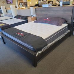 New In Plastic King Only 