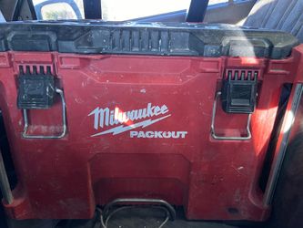 Milwaukee packout large box with wheels.