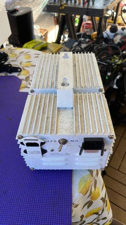 1000-watt HPS/MH (High-Pressure Sodium / Metal Halide) grow-light ballast.