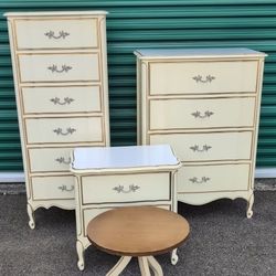 Vintage Dixie French provincial cream gold bedroom set 3pc and end table
