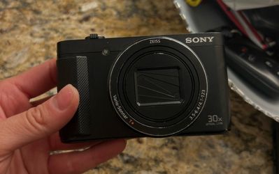 Sony DSC-WX500 — Powers On — Damaged SD Card Slot — For Parts/Repair