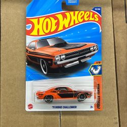 Hotwheels 71 Dodge Challenger 