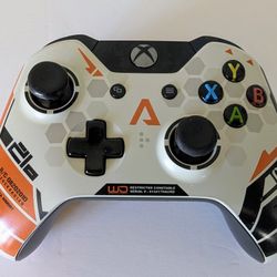 Limited Edition Titanfall Controller for Xbox One - rare