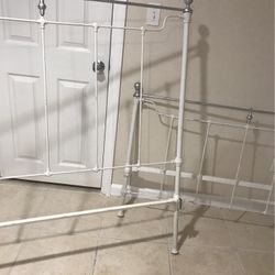 Antique White Iron Bed